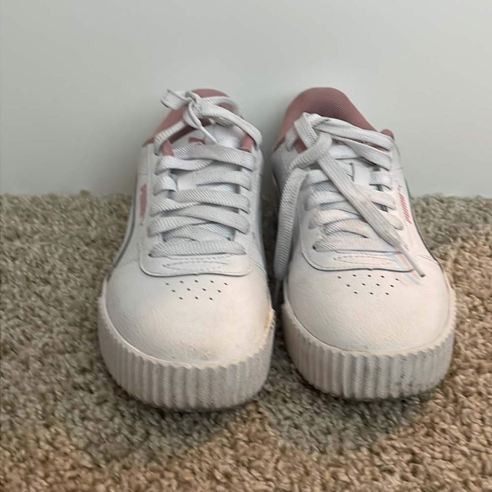 Size 4 Pumas